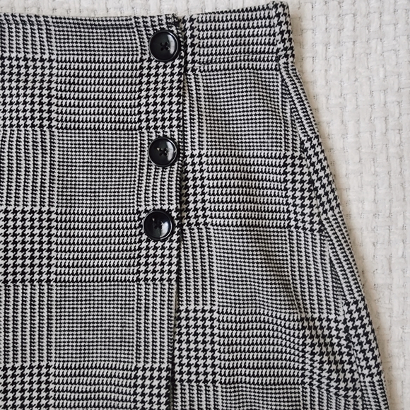 Plaid Skirt - Picture 3 of 5